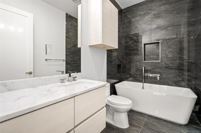 625 Piney Point Road, Houston, TX 77024