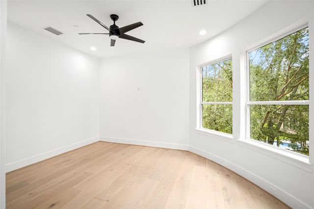 625 Piney Point Road, Houston, TX 77024