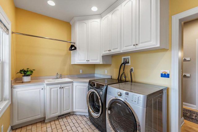 3255 Somers LANE, Port Washington, WI 53074