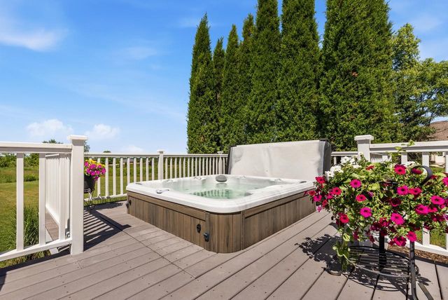 3255 Somers LANE, Port Washington, WI 53074