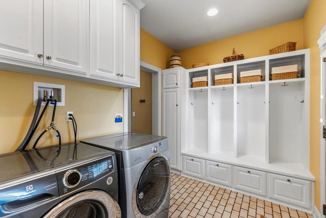 3255 Somers LANE, Port Washington, WI 53074