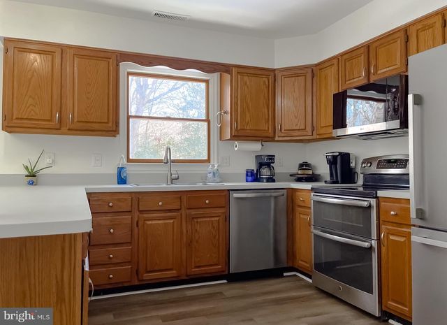 605 PLANTERS WHARF RD, Lusby, MD 20657