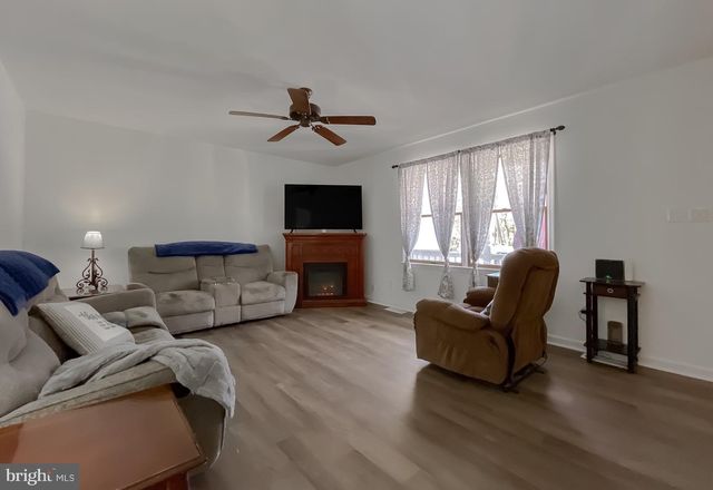 605 PLANTERS WHARF RD, Lusby, MD 20657