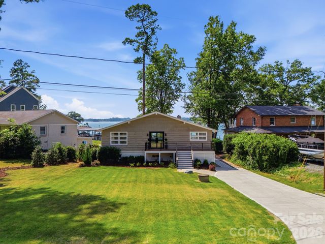 21101 Island Forest Drive, Cornelius, NC 28031