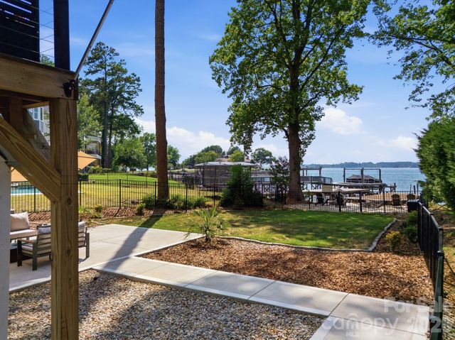 21101 Island Forest Drive, Cornelius, NC 28031