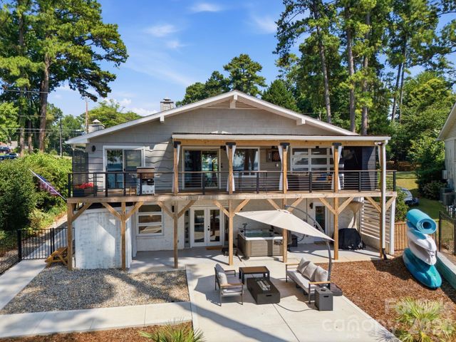21101 Island Forest Drive, Cornelius, NC 28031