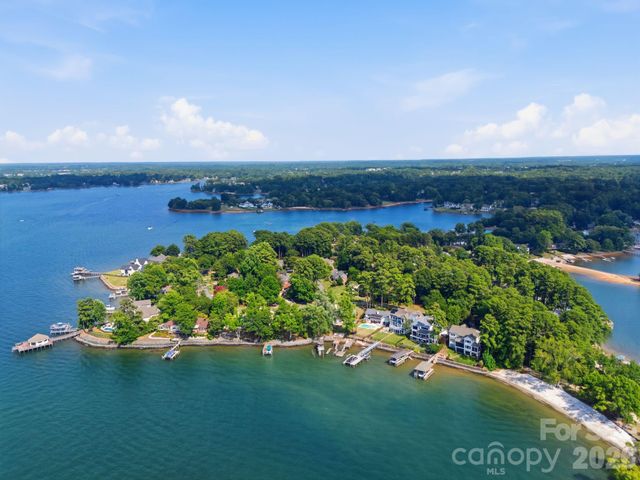 21101 Island Forest Drive, Cornelius, NC 28031