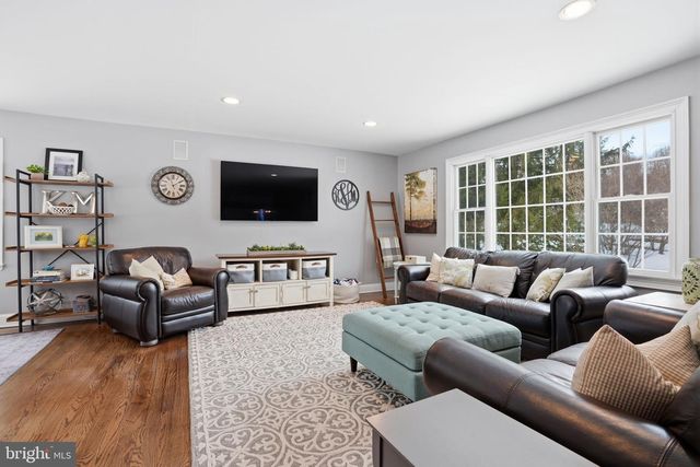 521 COKESBURY RD, Annandale, NJ 08801