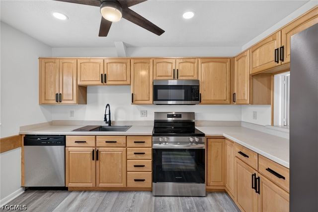 6913 Birdie WAY, Fort Myers, FL 33919