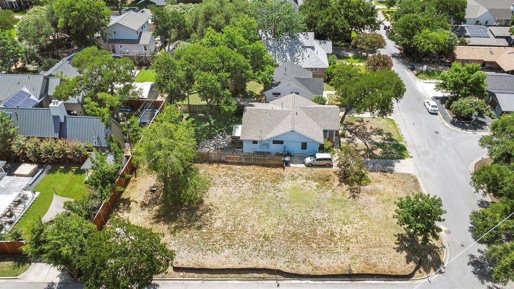 1810 Mohle DR, Austin, TX 78703