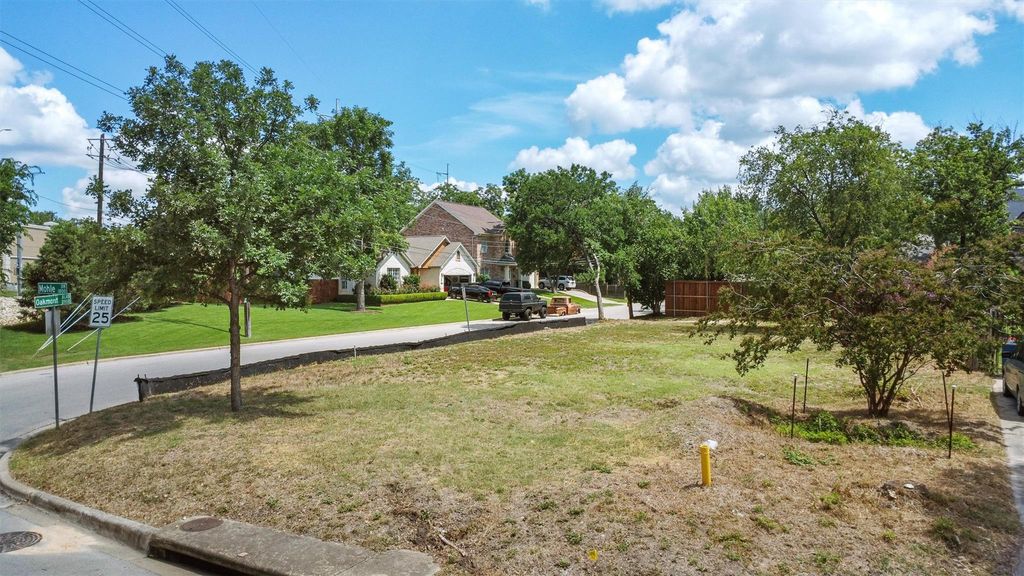 1810 Mohle DR, Austin, TX 78703