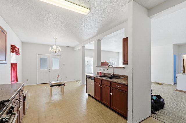 3290 Holt Street, Whiteland, IN 46184