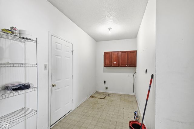 3290 Holt Street, Whiteland, IN 46184