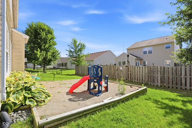 3290 Holt Street, Whiteland, IN 46184