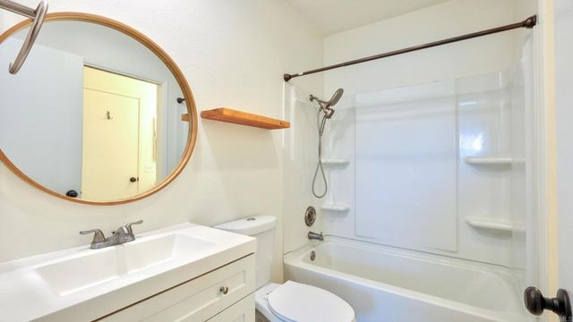 1811 E Grand Avenue 100, Escondido, CA 92027
