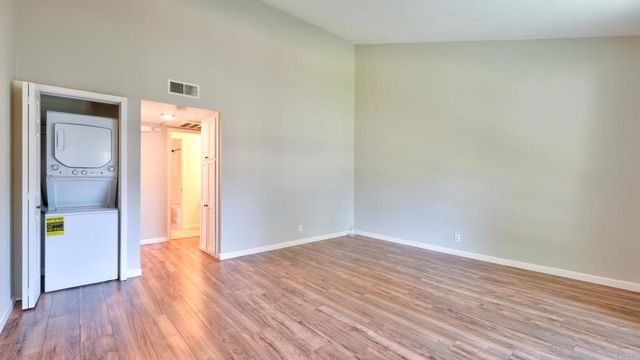 1811 E Grand Avenue 100, Escondido, CA 92027