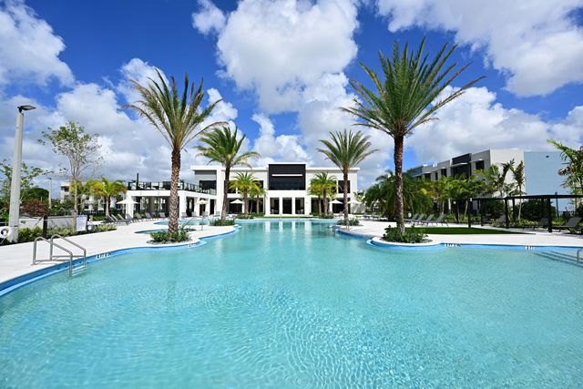 7200 W 4th Avenue 1-115, Hialeah, FL 33014