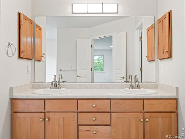 926 Hover Ridge Circle, Longmont, CO 80501