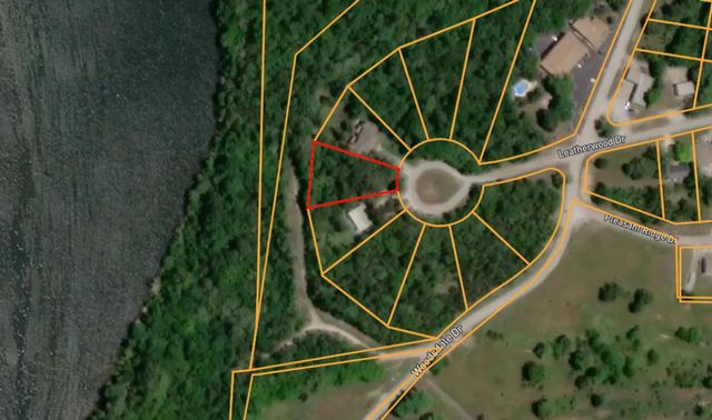 10 LEATHERWOOD Drive, Holiday Island, AR 72631