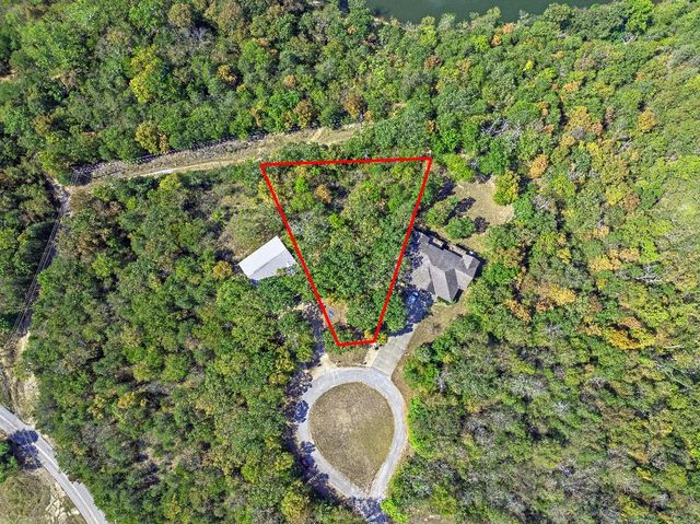 10 LEATHERWOOD Drive, Holiday Island, AR 72631