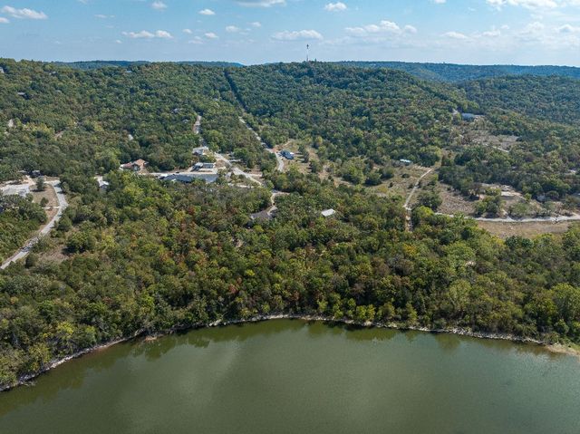 10 LEATHERWOOD Drive, Holiday Island, AR 72631