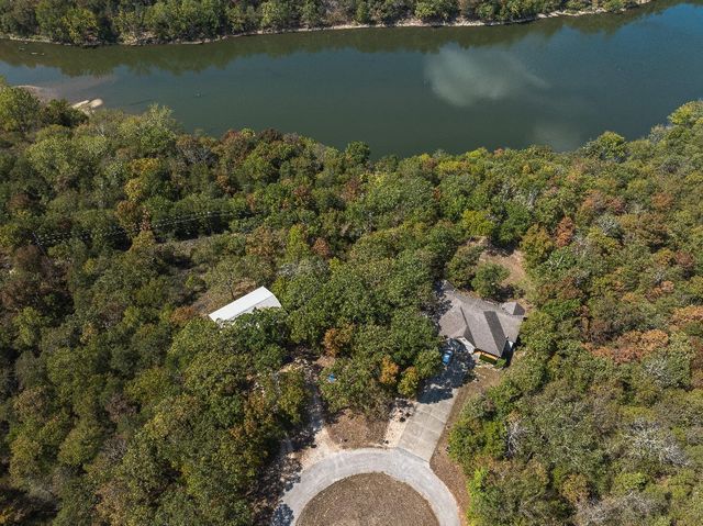 10 LEATHERWOOD Drive, Holiday Island, AR 72631