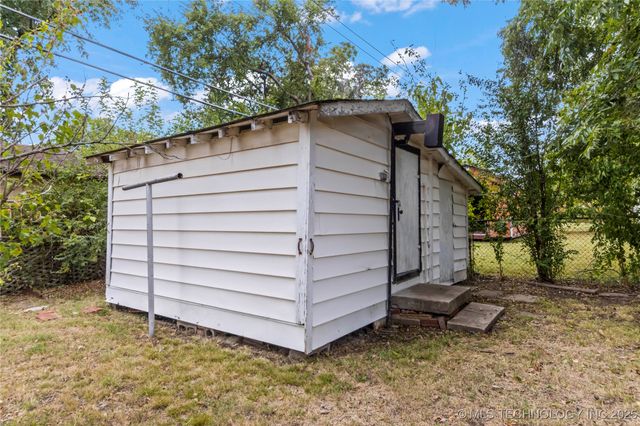 6836 E King Street, Tulsa, OK 74115