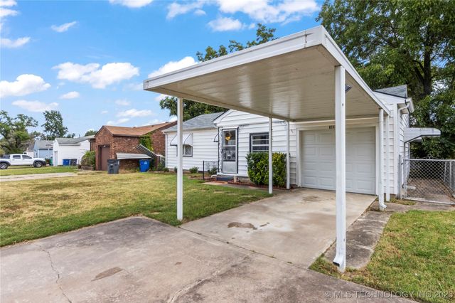 6836 E King Street, Tulsa, OK 74115