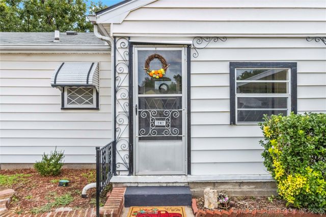 6836 E King Street, Tulsa, OK 74115