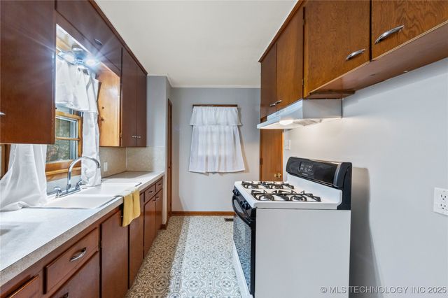 6836 E King Street, Tulsa, OK 74115