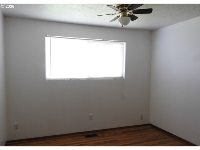 1415 THOMPSON Rd, Woodburn, OR 97071