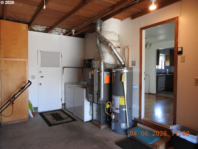 1415 THOMPSON Rd, Woodburn, OR 97071