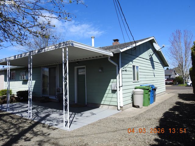 1415 THOMPSON Rd, Woodburn, OR 97071