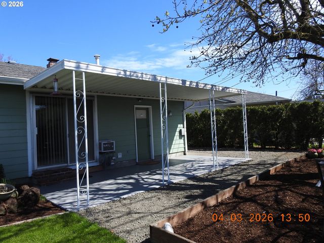 1415 THOMPSON Rd, Woodburn, OR 97071