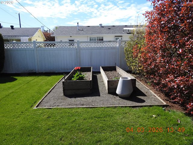 1415 THOMPSON Rd, Woodburn, OR 97071