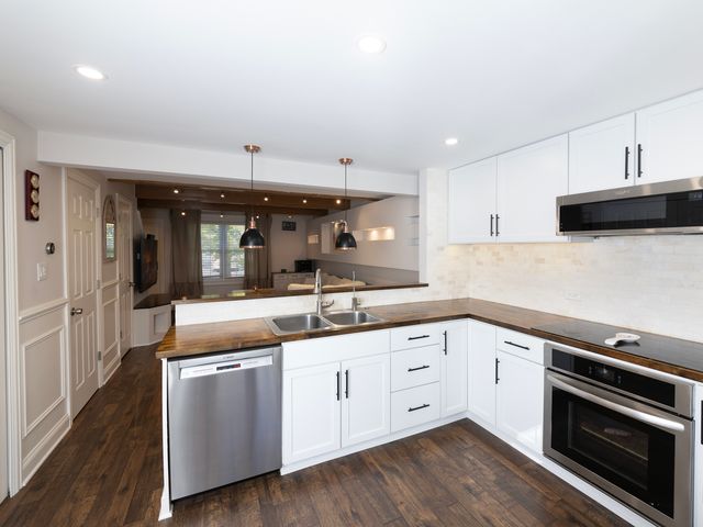 2029 Westview Lane, Round Lake Beach, IL 60073