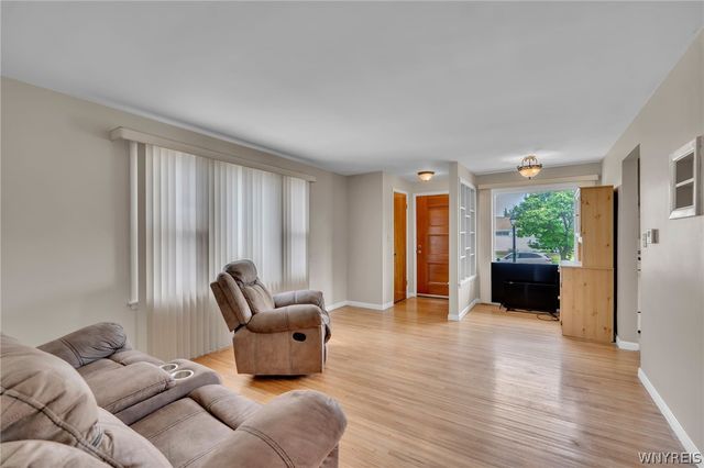 178 Oakridge Avenue, Tonawanda, NY 14217