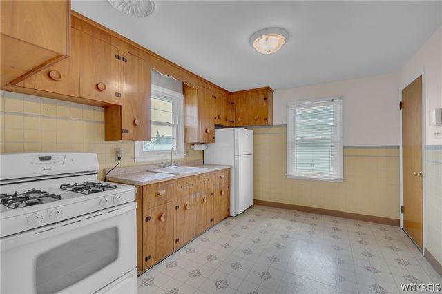178 Oakridge Avenue, Tonawanda, NY 14217