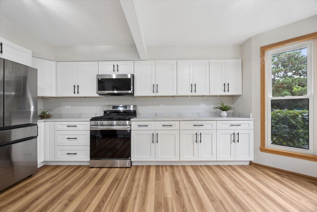 11132 Eaton Court, Westchester, IL 60154 — photo 5