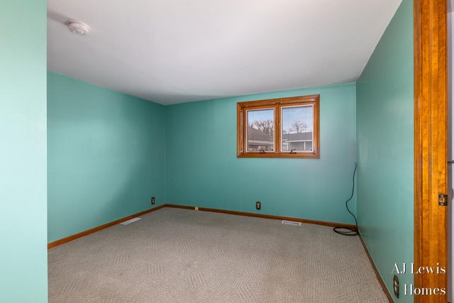 5330 Woodside Drive, Croton Twp, MI 49337