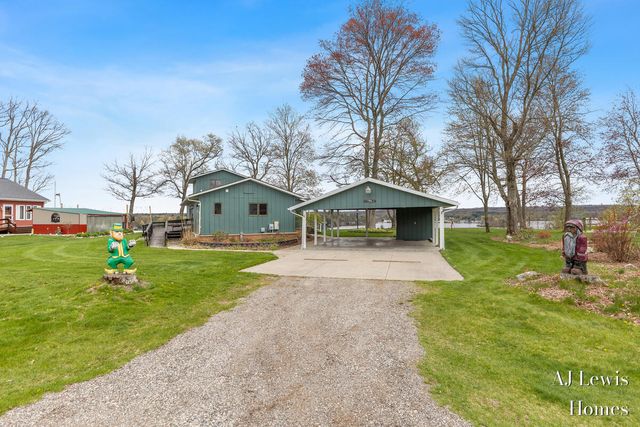 5330 Woodside Drive, Croton Twp, MI 49337
