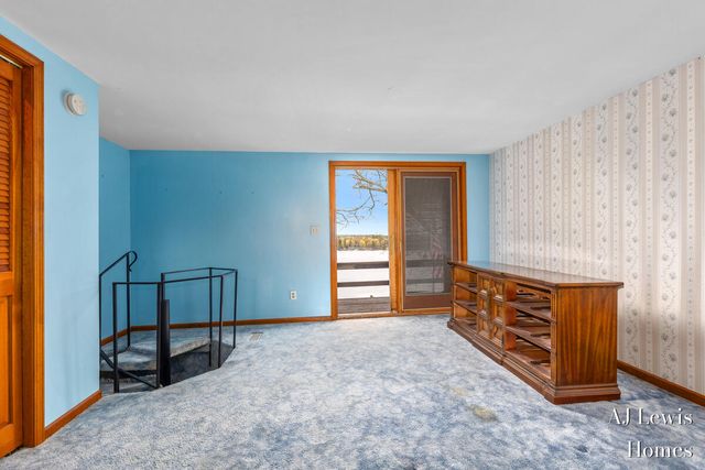5330 Woodside Drive, Croton Twp, MI 49337