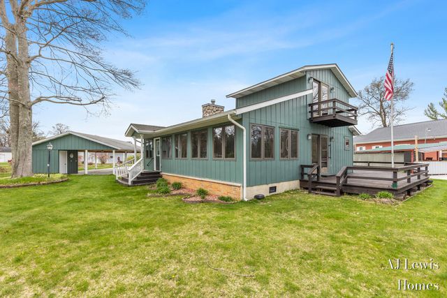 5330 Woodside Drive, Croton Twp, MI 49337