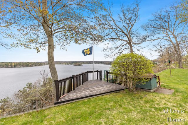5330 Woodside Drive, Croton Twp, MI 49337