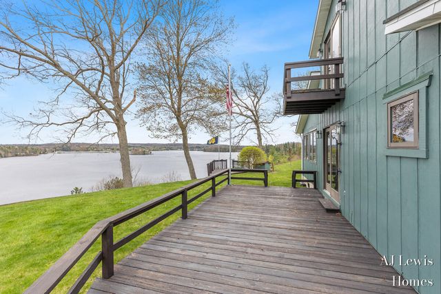 5330 Woodside Drive, Croton Twp, MI 49337