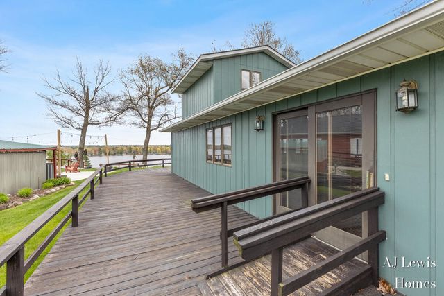 5330 Woodside Drive, Croton Twp, MI 49337