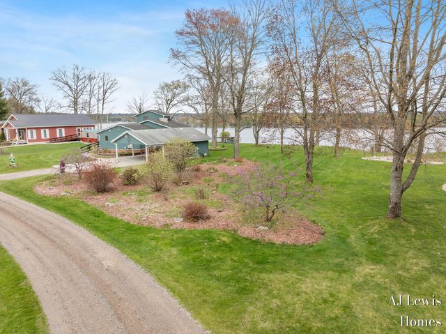 5330 Woodside Drive, Croton Twp, MI 49337