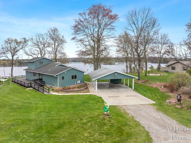 5330 Woodside Drive, Croton Twp, MI 49337