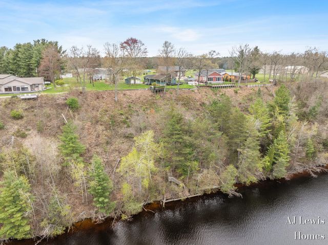 5330 Woodside Drive, Croton Twp, MI 49337