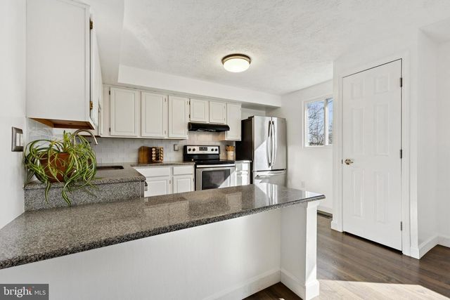 5851 ROCK FOREST CT, Centreville, VA 20121